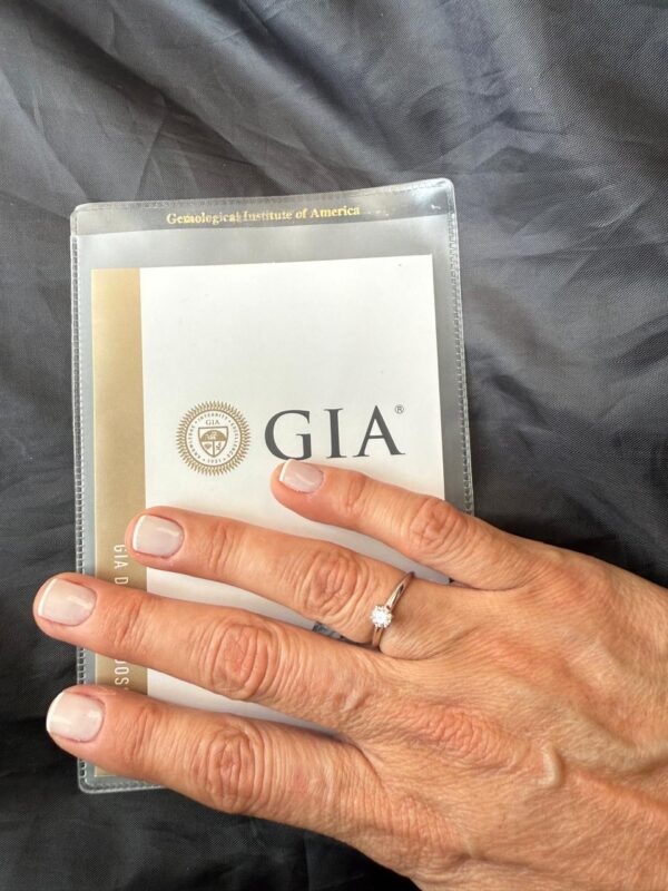 anel solitário gia 31pts